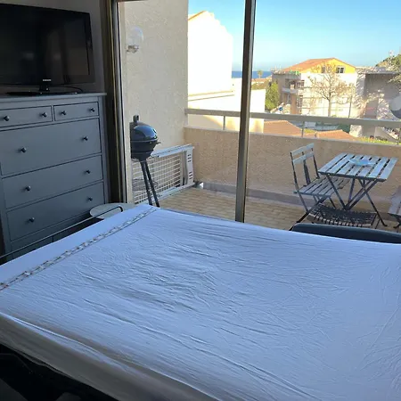 Daire Saint Clair